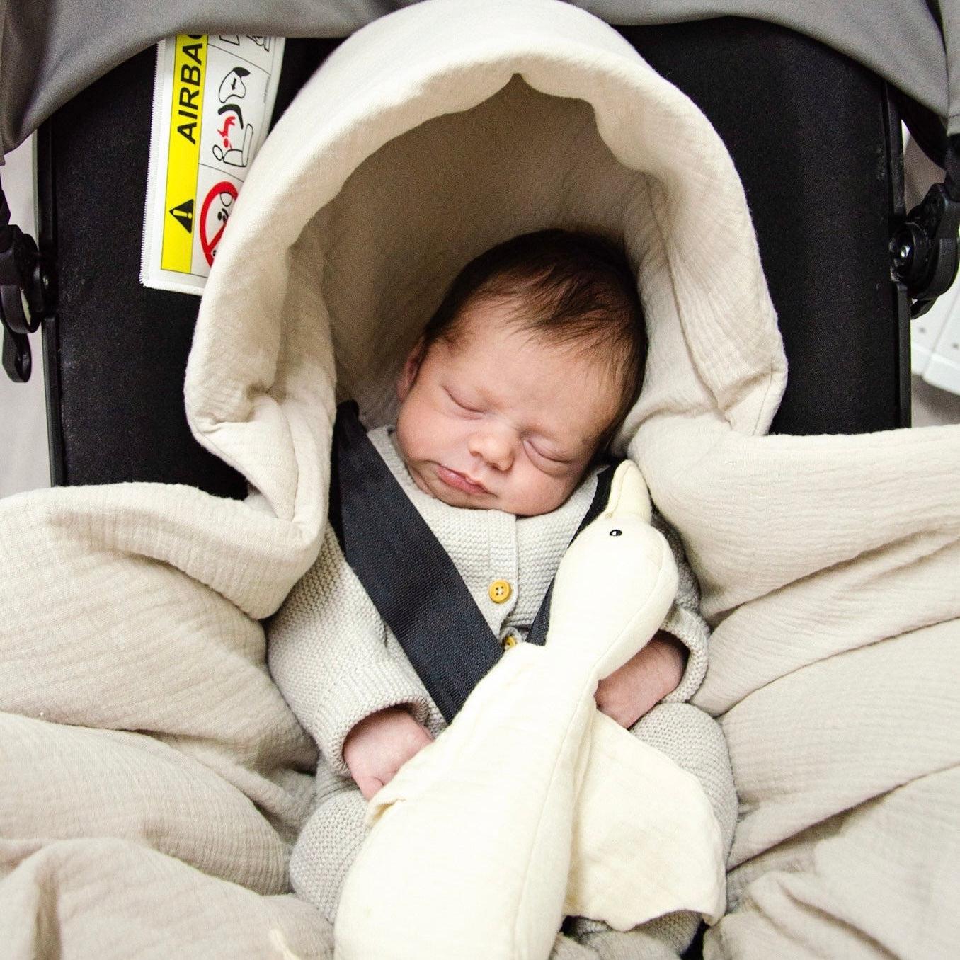 Einschlagdecke Musselin – Perfekt für Autoschale Ganzjährig 2.5 TOG-Einschlagdecke Autoschale-District for Kids-Beige-2.5 TOG-District for Kids