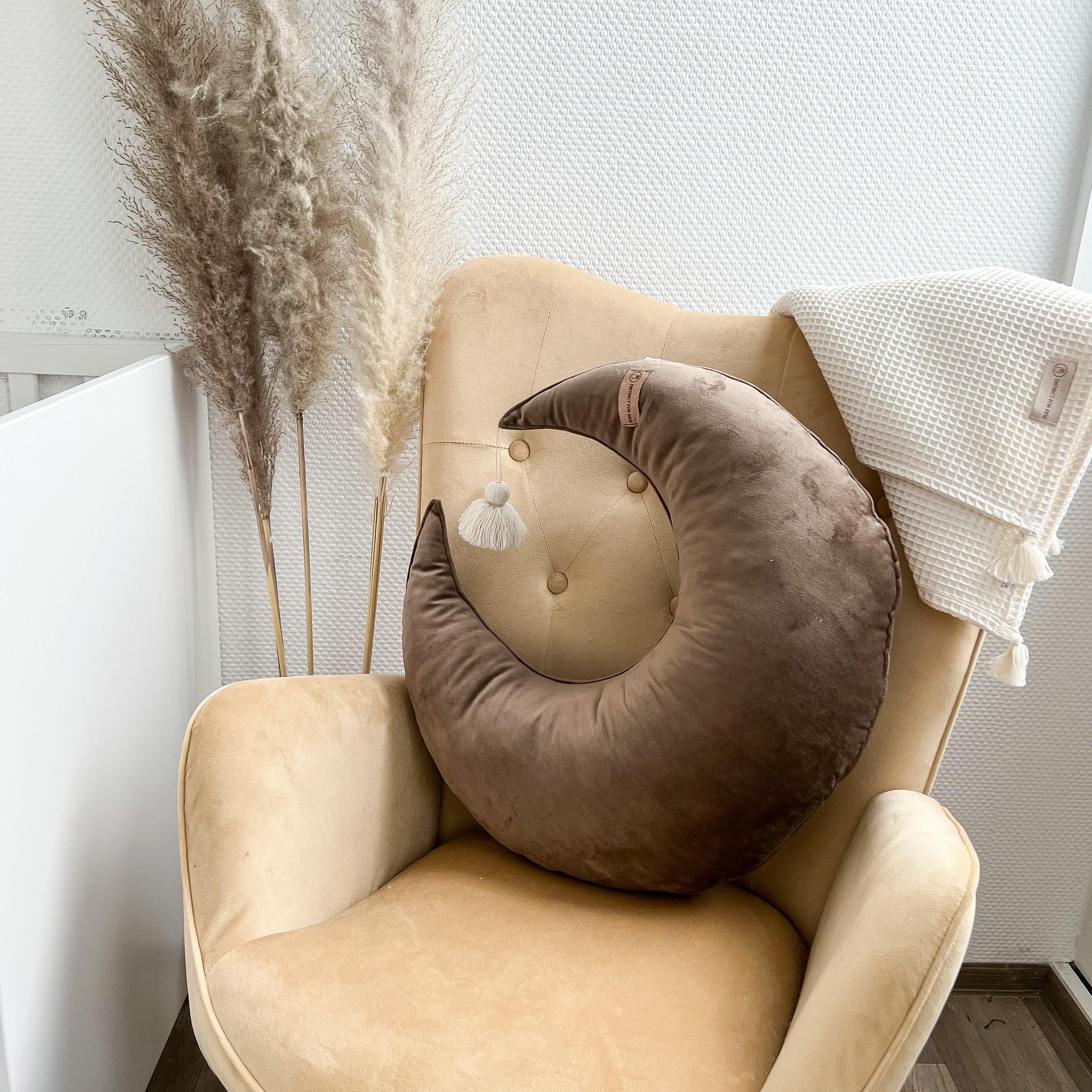 Halbmond-Stillkissen Velours– Komfort, Unterstützung & vielseitige Nutzung-Stillkissen-District for Kids-Beige-District for Kids