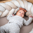 Bettschlange geflochten Fischgrätenoptik Velours – Premium Schutz & Komfort - Bettumrandung