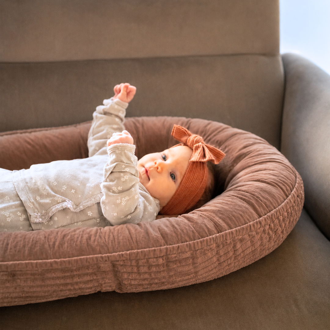 Babynest aus Cord  – Mitwachsender weicher Baby-Kokon | Braun District for Kids