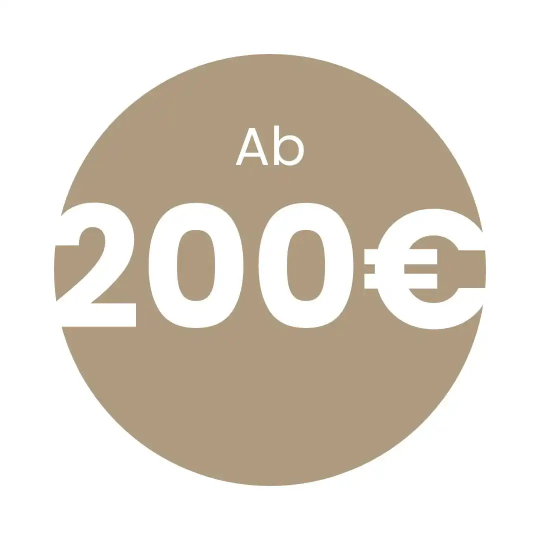 Preisschild mit „Ab 200€“., das einen Anfangspreis von 200 Euro angibt.