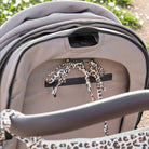 Sitzauflage Baumwolle Leoprint für den Kinderwagen inkl. Gurtschutz - universell passend District for Kids